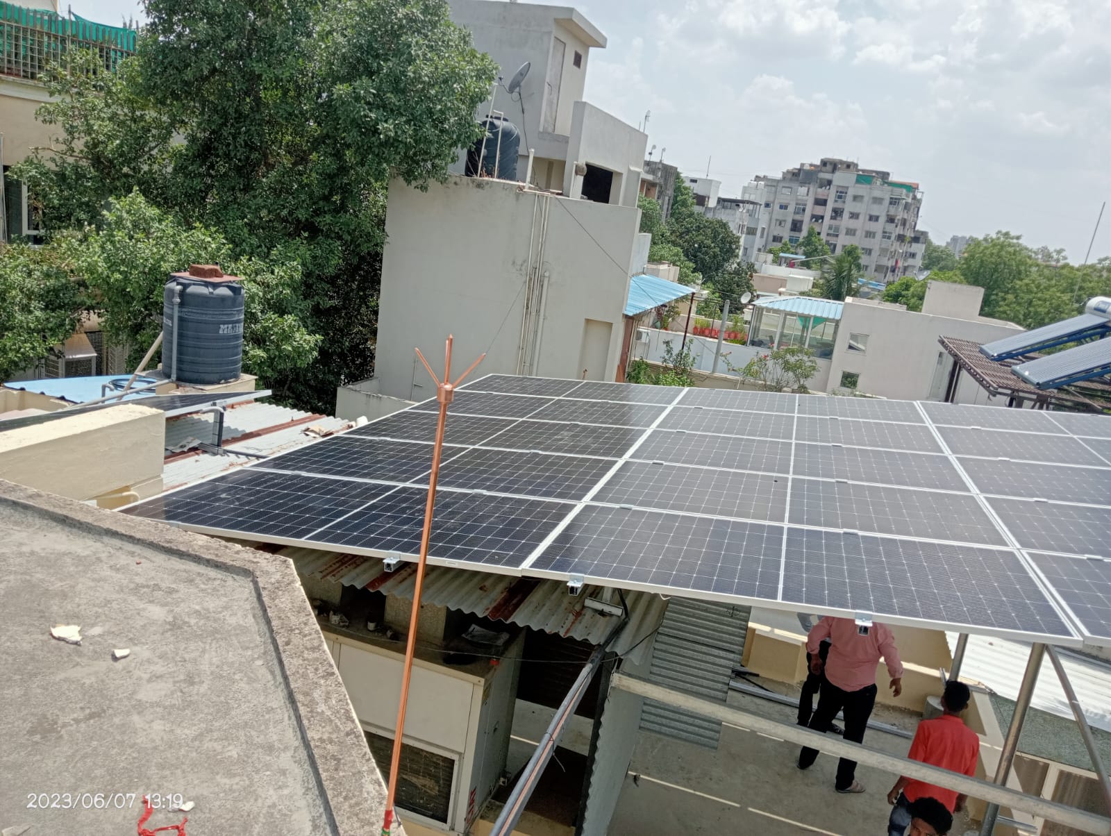 Rooftop solar panel system with lightning arrester protection